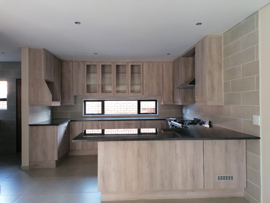 3 Bedroom Property for Sale in Brackenhurst Gauteng