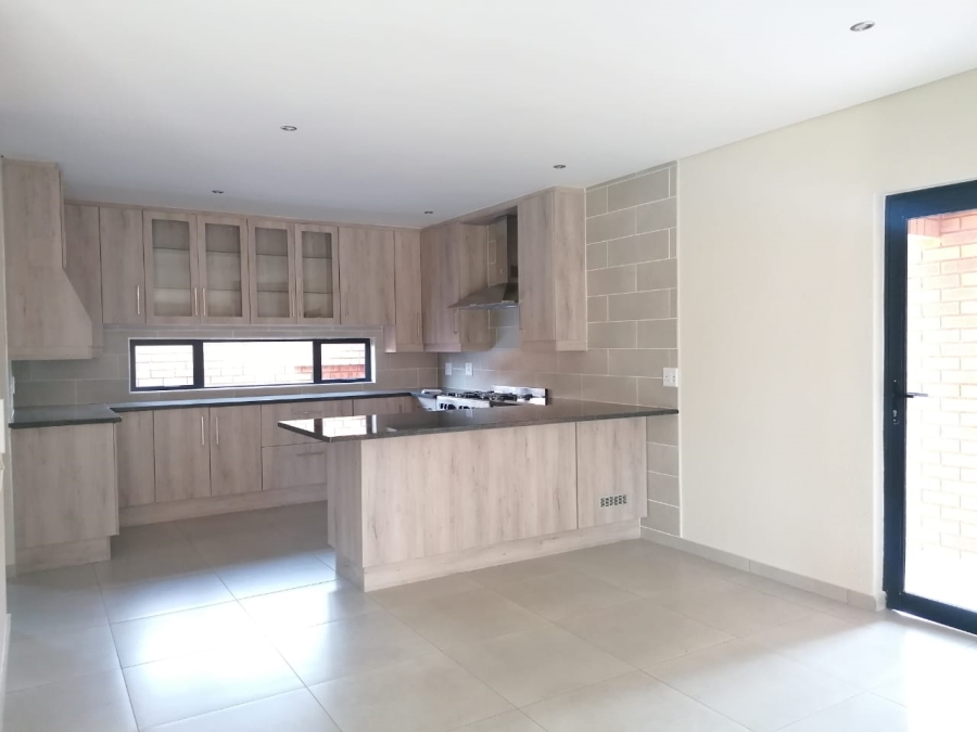 3 Bedroom Property for Sale in Brackenhurst Gauteng