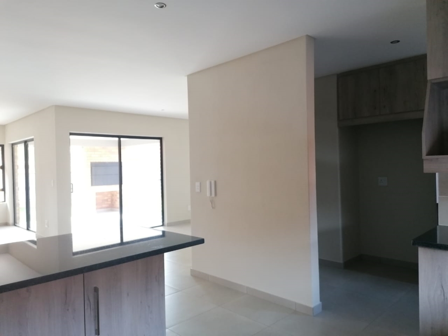 3 Bedroom Property for Sale in Brackenhurst Gauteng