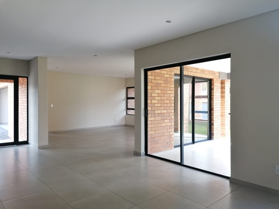 3 Bedroom Property for Sale in Brackenhurst Gauteng