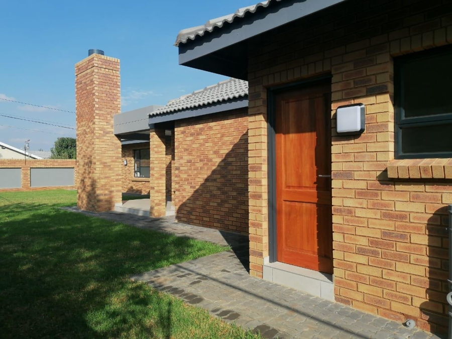 3 Bedroom Property for Sale in Brackenhurst Gauteng