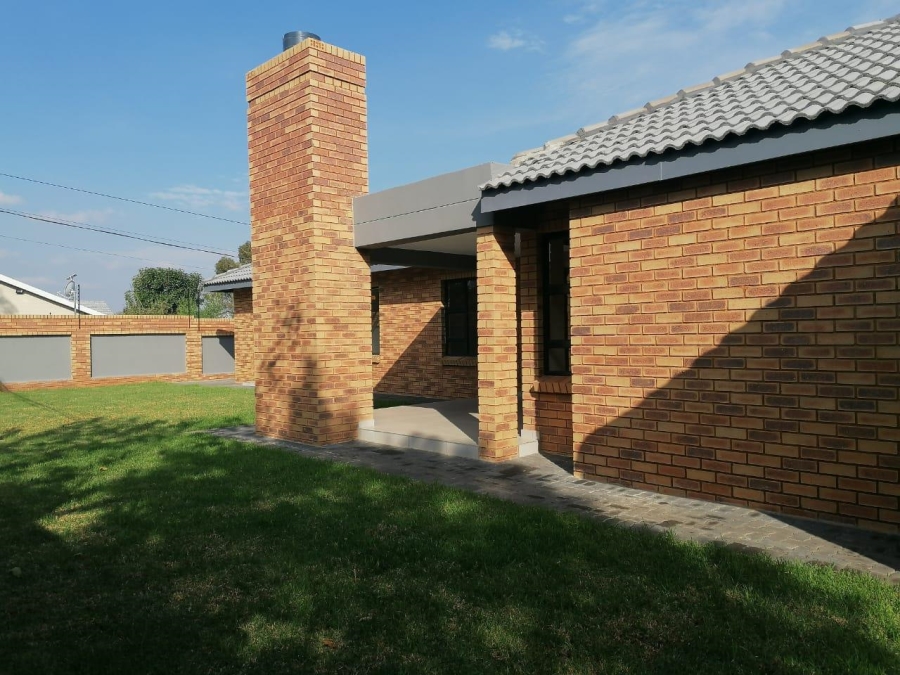 3 Bedroom Property for Sale in Brackenhurst Gauteng