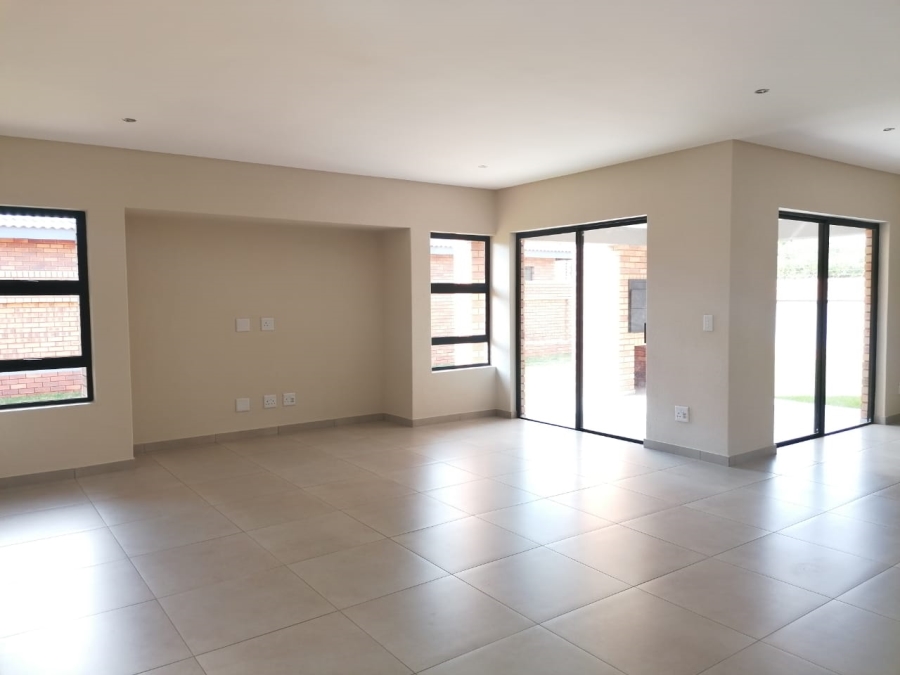 3 Bedroom Property for Sale in Brackenhurst Gauteng
