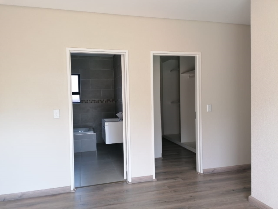 3 Bedroom Property for Sale in Brackenhurst Gauteng