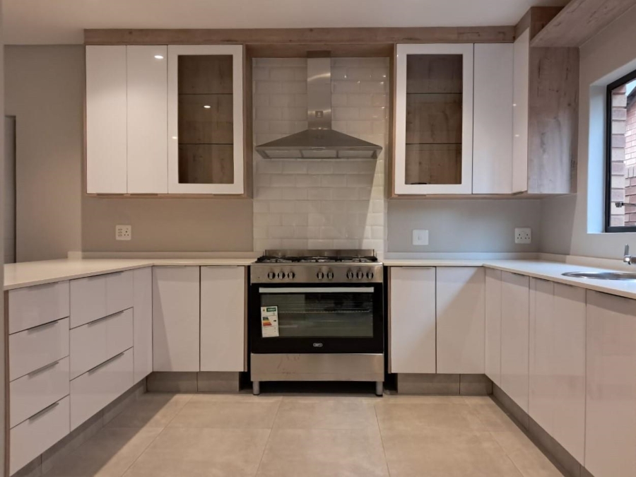 4 Bedroom Property for Sale in Brackenhurst Gauteng
