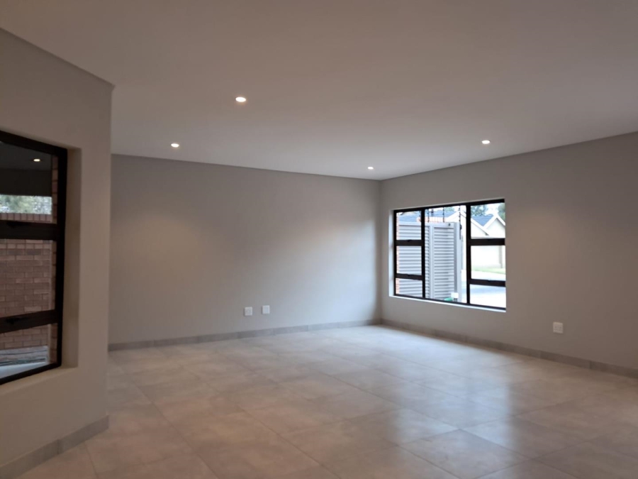 4 Bedroom Property for Sale in Brackenhurst Gauteng
