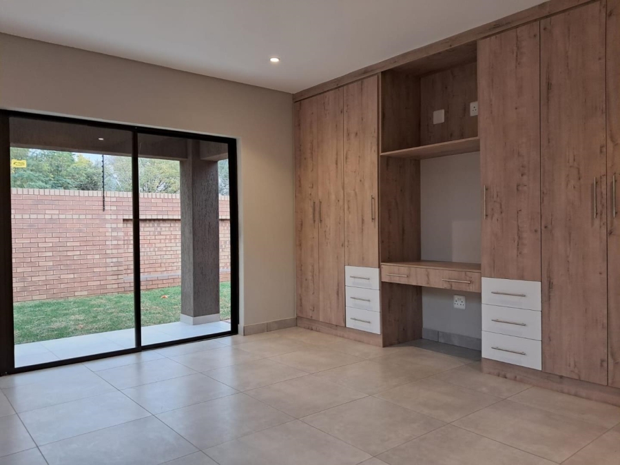 4 Bedroom Property for Sale in Brackenhurst Gauteng