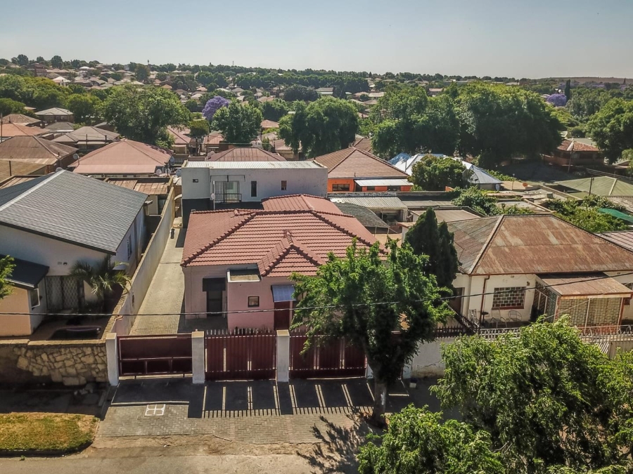 11 Bedroom Property for Sale in Rosettenville Gauteng