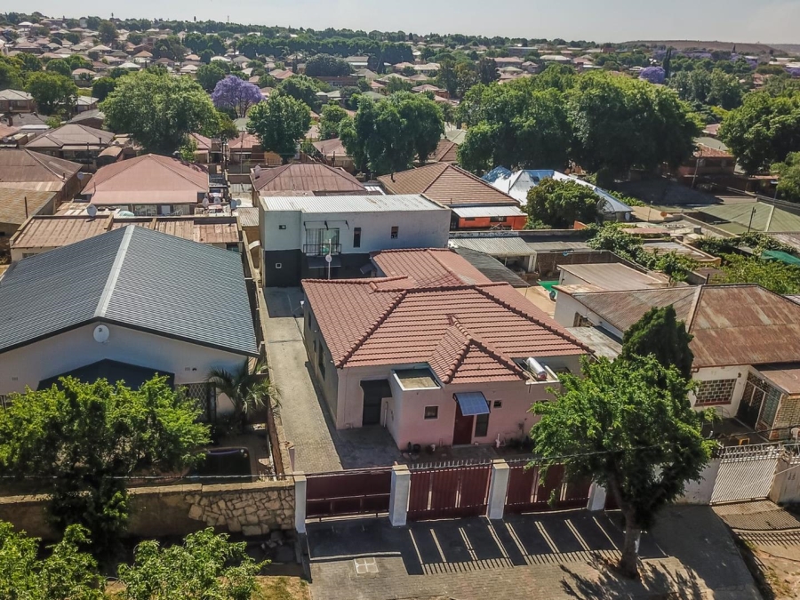11 Bedroom Property for Sale in Rosettenville Gauteng