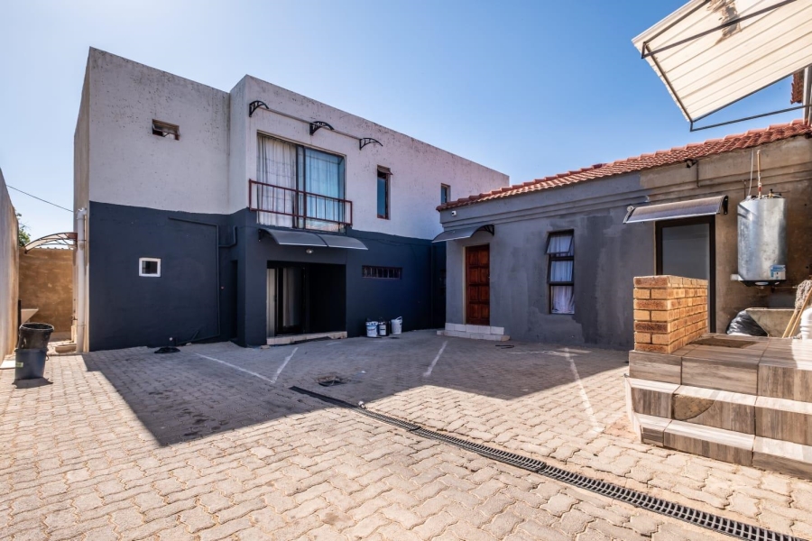 11 Bedroom Property for Sale in Rosettenville Gauteng
