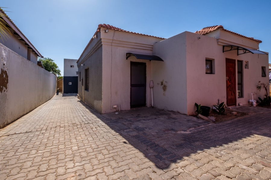 11 Bedroom Property for Sale in Rosettenville Gauteng