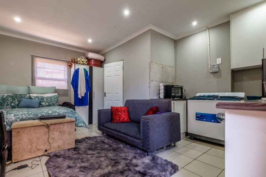 11 Bedroom Property for Sale in Rosettenville Gauteng
