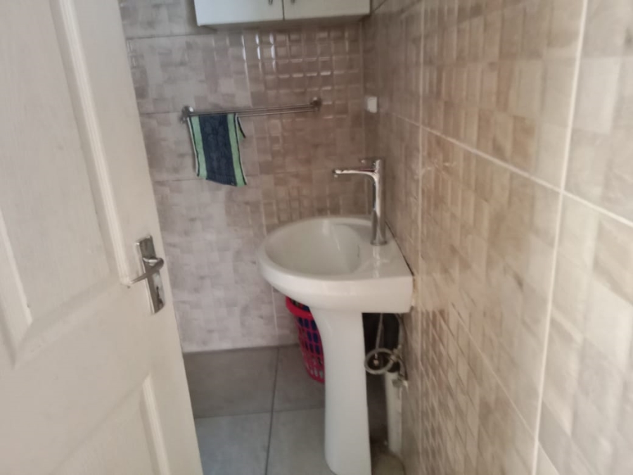 11 Bedroom Property for Sale in Rosettenville Gauteng