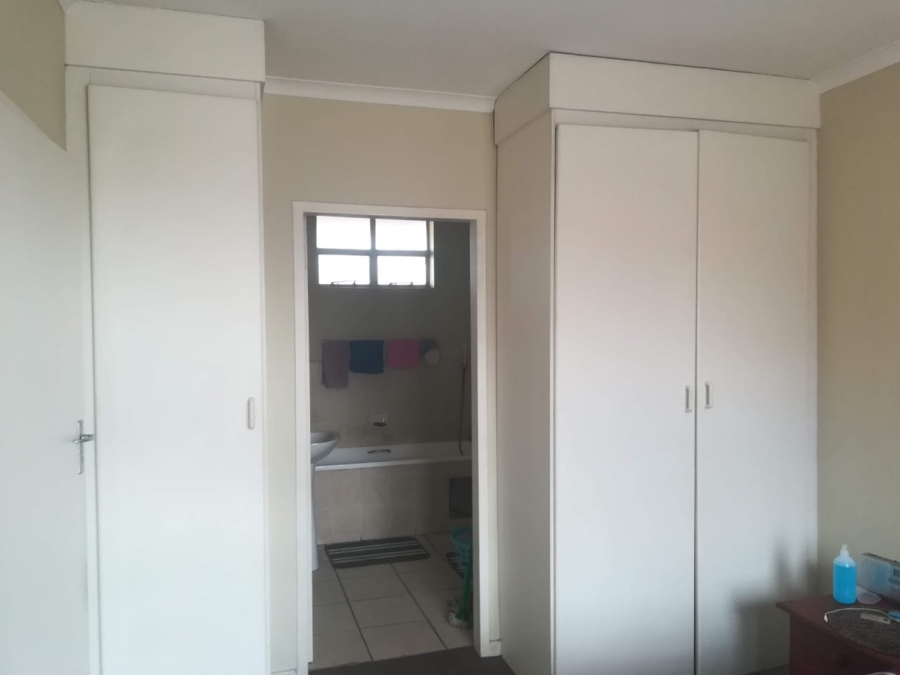 2 Bedroom Property for Sale in Weavind Park Gauteng