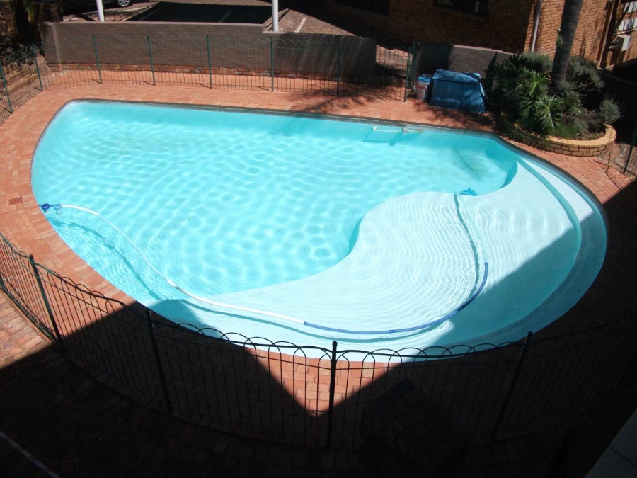 2 Bedroom Property for Sale in Mulbarton Gauteng