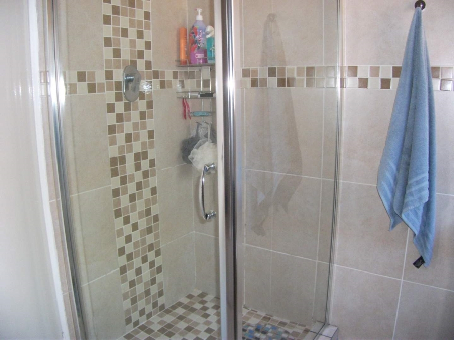 2 Bedroom Property for Sale in Mulbarton Gauteng