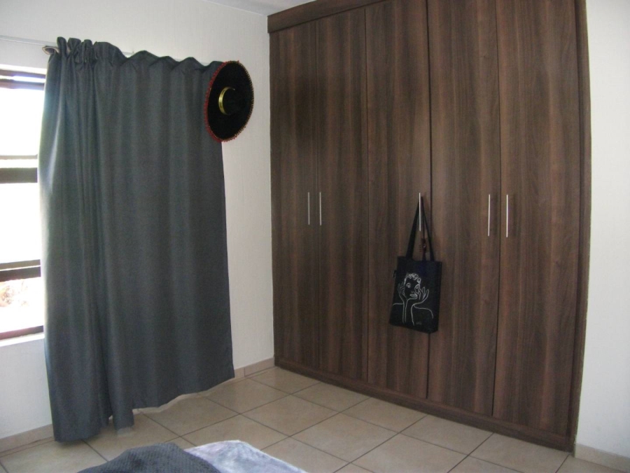 2 Bedroom Property for Sale in Mulbarton Gauteng