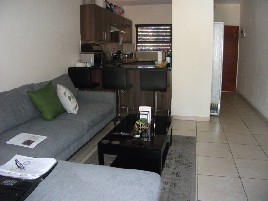 2 Bedroom Property for Sale in Mulbarton Gauteng