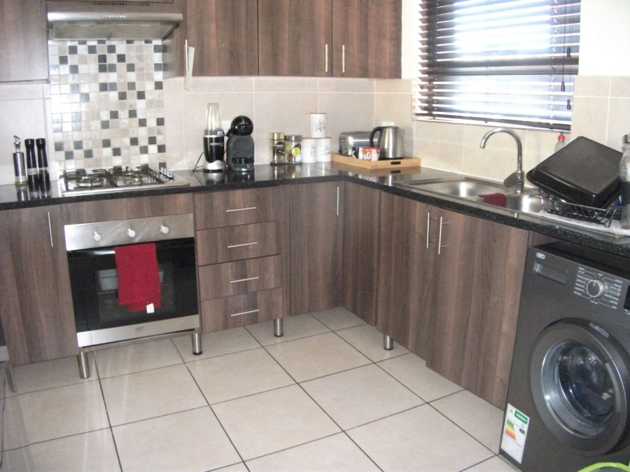 2 Bedroom Property for Sale in Mulbarton Gauteng