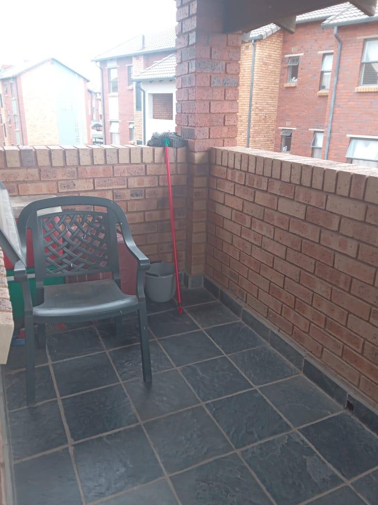 2 Bedroom Property for Sale in Olifantsvlei Gauteng