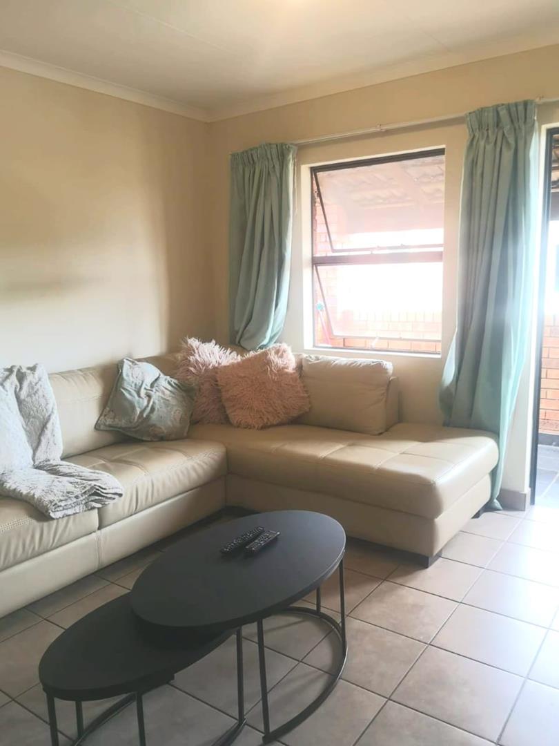 2 Bedroom Property for Sale in Olifantsvlei Gauteng