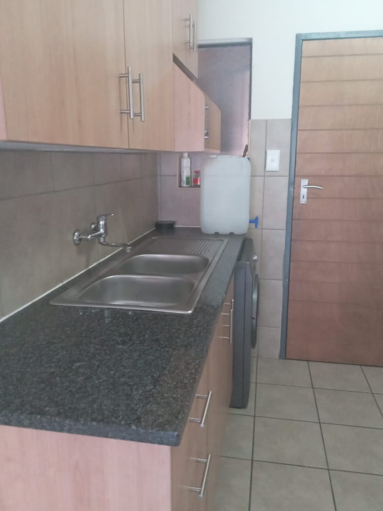 2 Bedroom Property for Sale in Olifantsvlei Gauteng