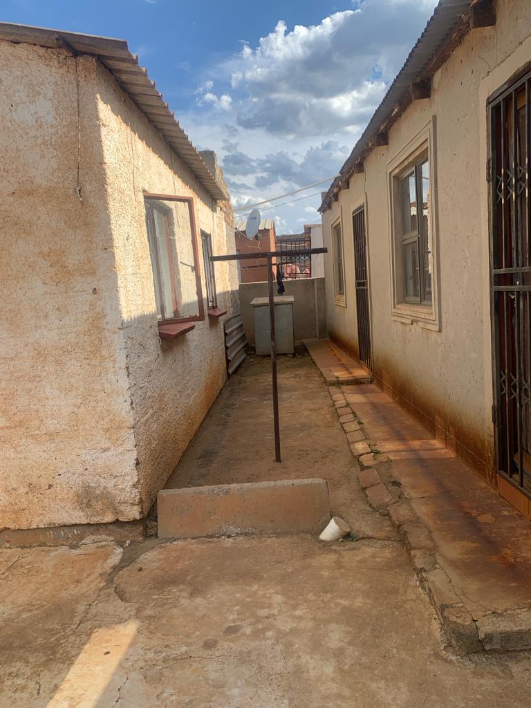 2 Bedroom Property for Sale in Lehae Gauteng