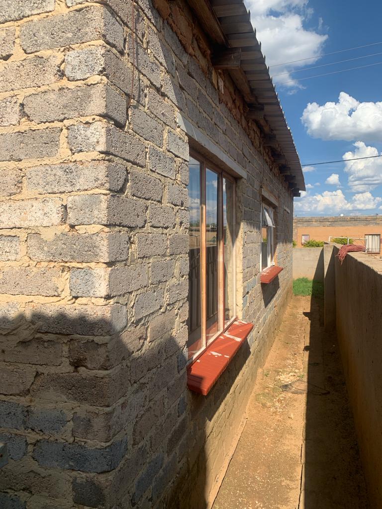 2 Bedroom Property for Sale in Lehae Gauteng