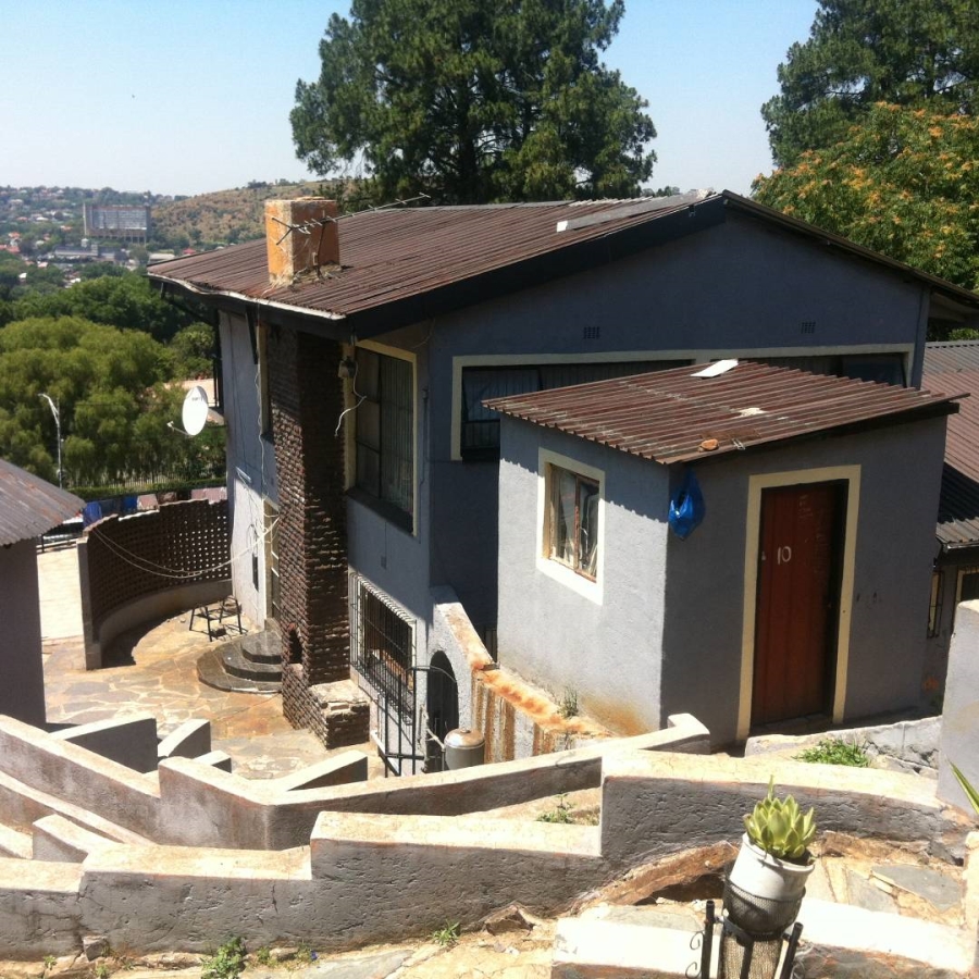 8 Bedroom Property for Sale in Observatory Gauteng