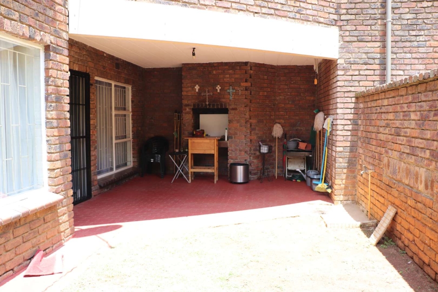 2 Bedroom Property for Sale in Florida Gauteng