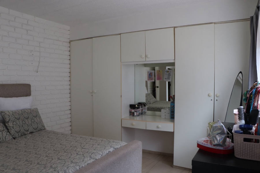2 Bedroom Property for Sale in Florida Gauteng