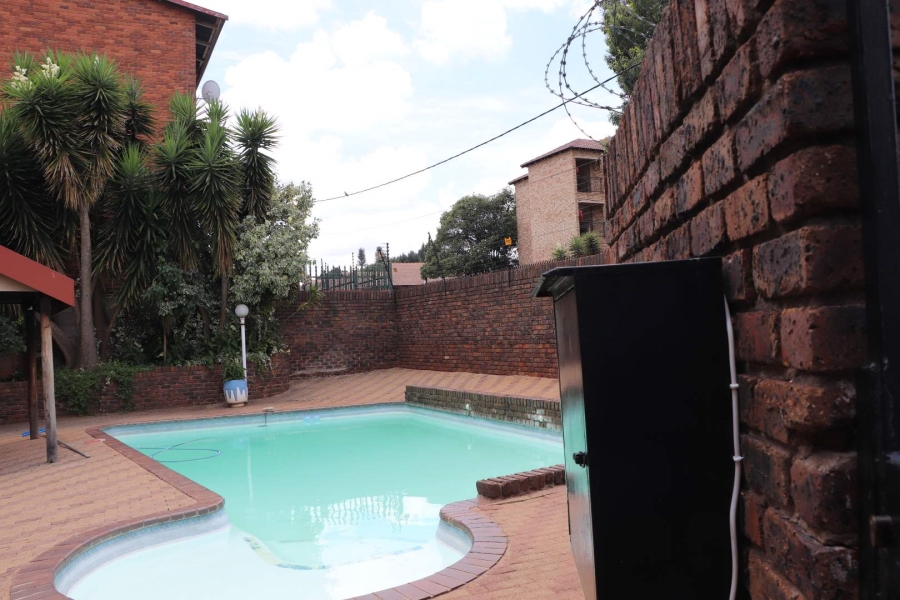 2 Bedroom Property for Sale in Florida Gauteng