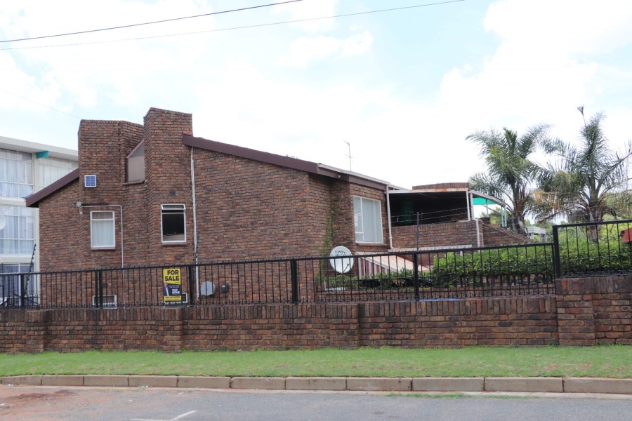 2 Bedroom Property for Sale in Florida Gauteng