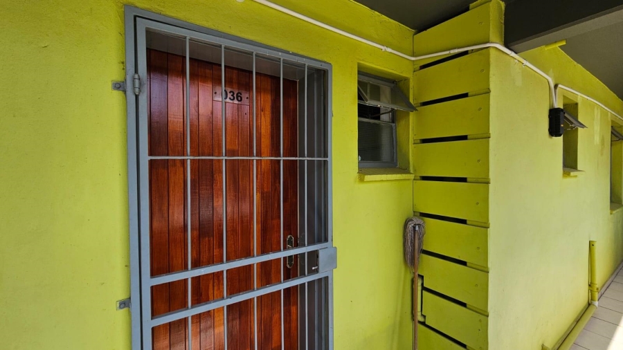 2 Bedroom Property for Sale in Fleurhof Gauteng
