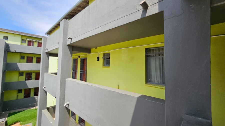 2 Bedroom Property for Sale in Fleurhof Gauteng