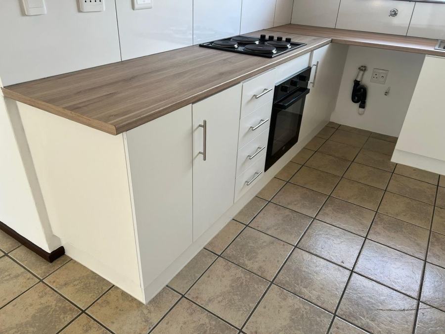 2 Bedroom Property for Sale in Bardene Gauteng