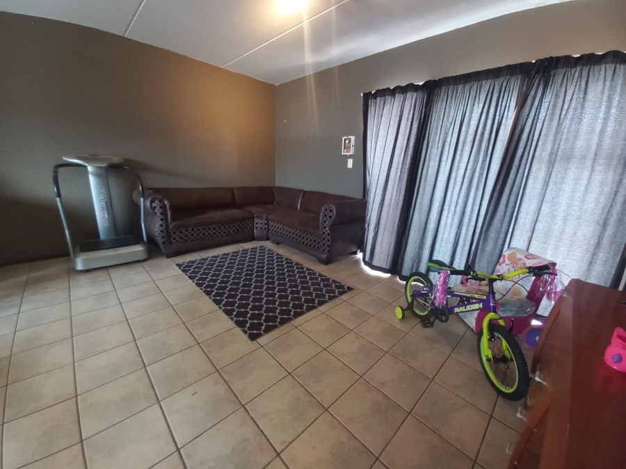 2 Bedroom Property for Sale in Bardene Gauteng