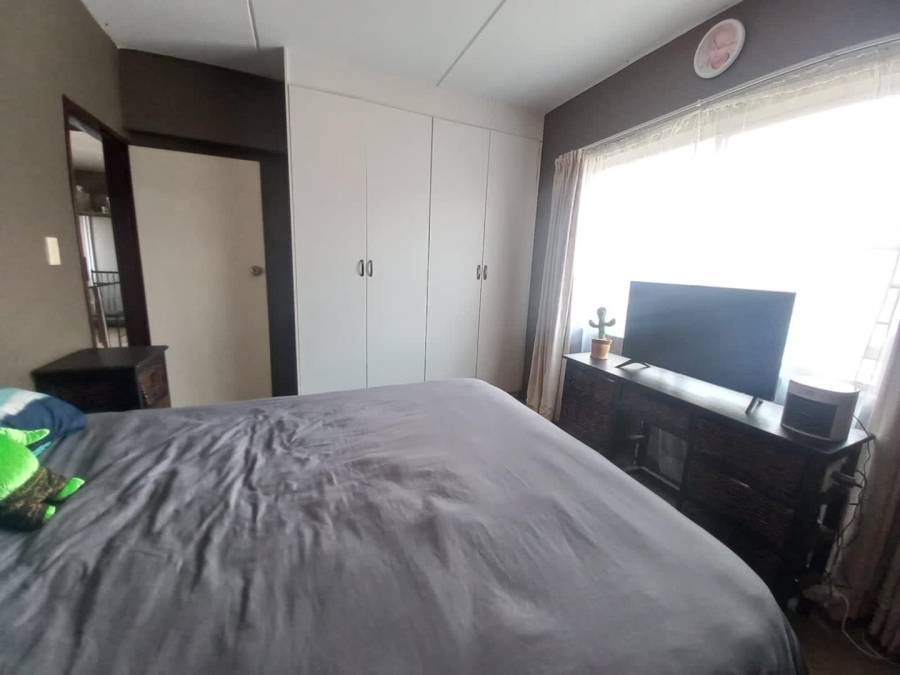 2 Bedroom Property for Sale in Bardene Gauteng