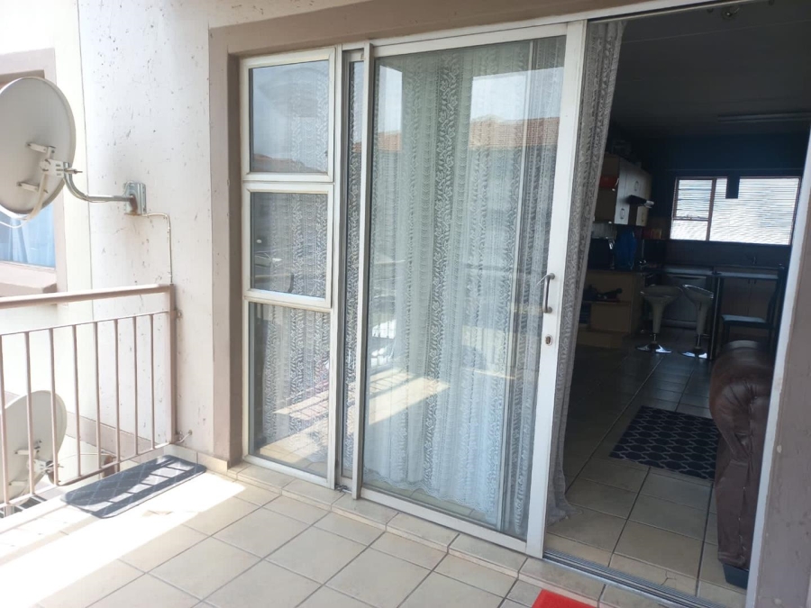 2 Bedroom Property for Sale in Bardene Gauteng