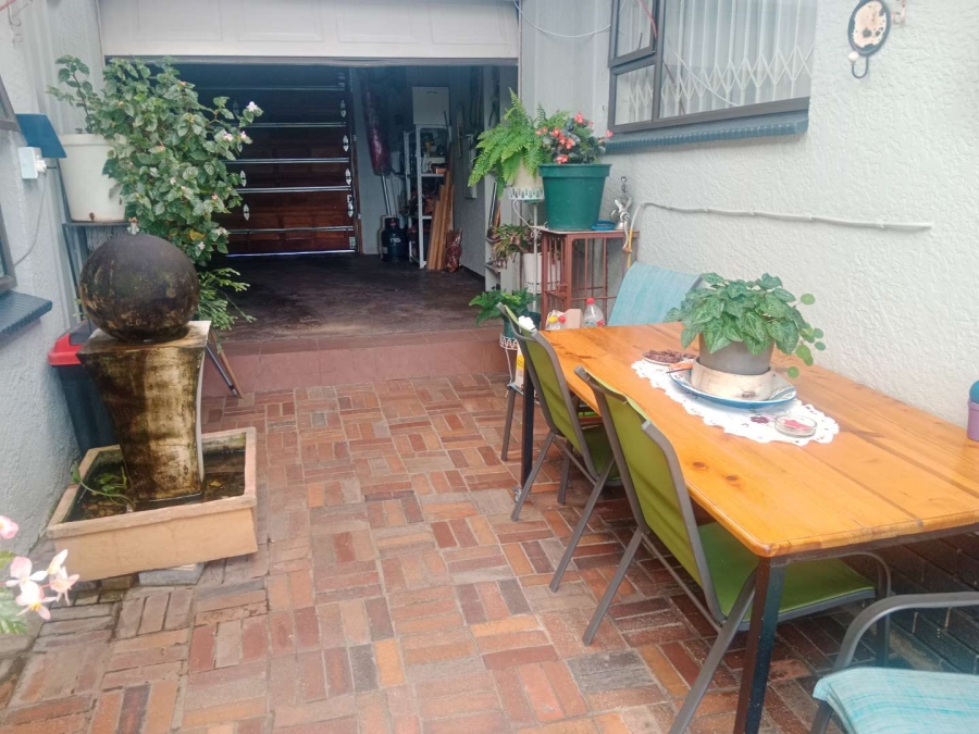 3 Bedroom Property for Sale in Gillview Gauteng