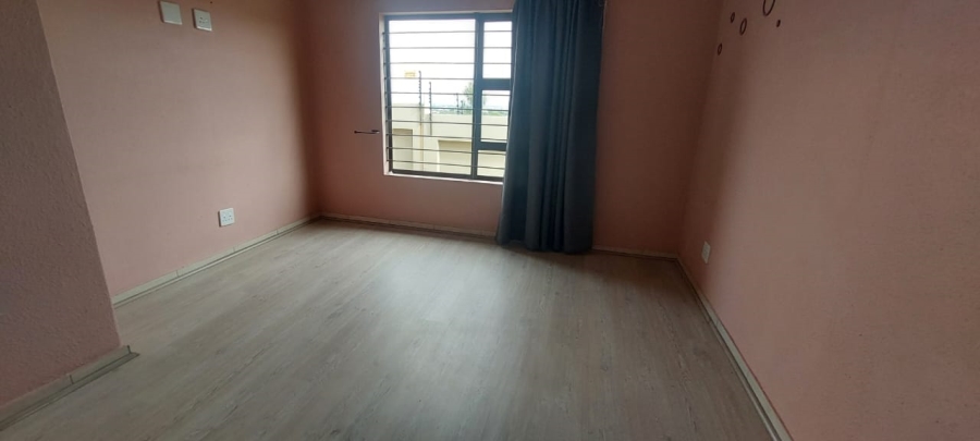 3 Bedroom Property for Sale in South Crest Gauteng