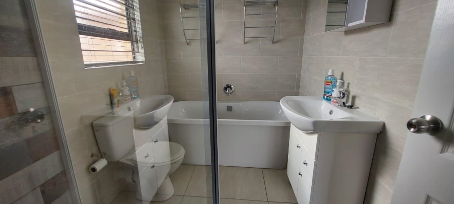 3 Bedroom Property for Sale in South Crest Gauteng