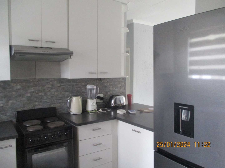 2 Bedroom Property for Sale in Alberante Gauteng