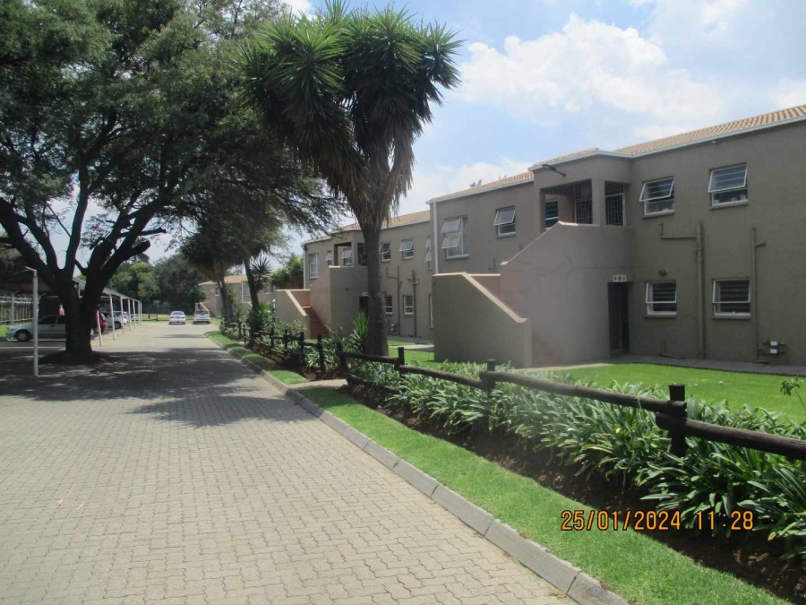 2 Bedroom Property for Sale in Alberante Gauteng