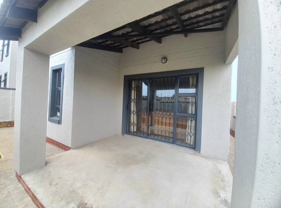 3 Bedroom Property for Sale in Kosmosdal Gauteng