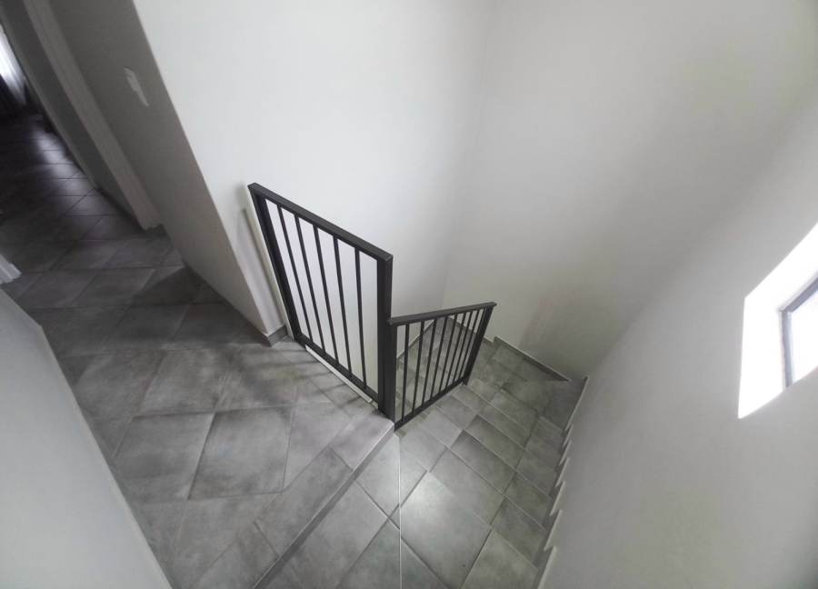 3 Bedroom Property for Sale in Kosmosdal Gauteng