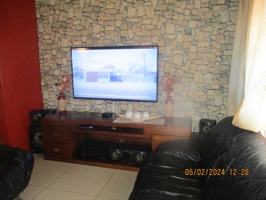 3 Bedroom Property for Sale in Protea Glen Gauteng