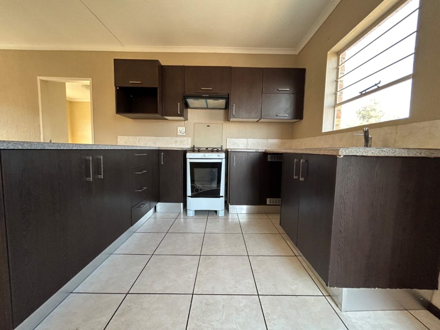2 Bedroom Property for Sale in Honeypark Gauteng