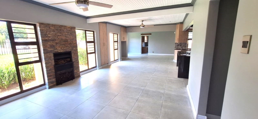 3 Bedroom Property for Sale in Brackenhurst Gauteng