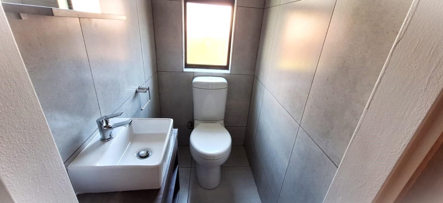 3 Bedroom Property for Sale in Brackenhurst Gauteng